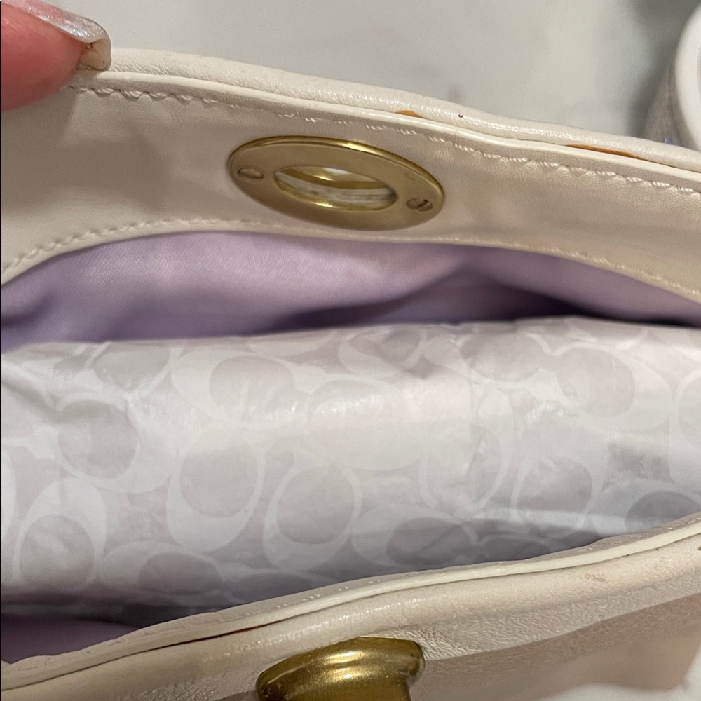Coach Leather Wristlet Clutch in Taupe and Ivory with Turnlock - Picture 3 of 11